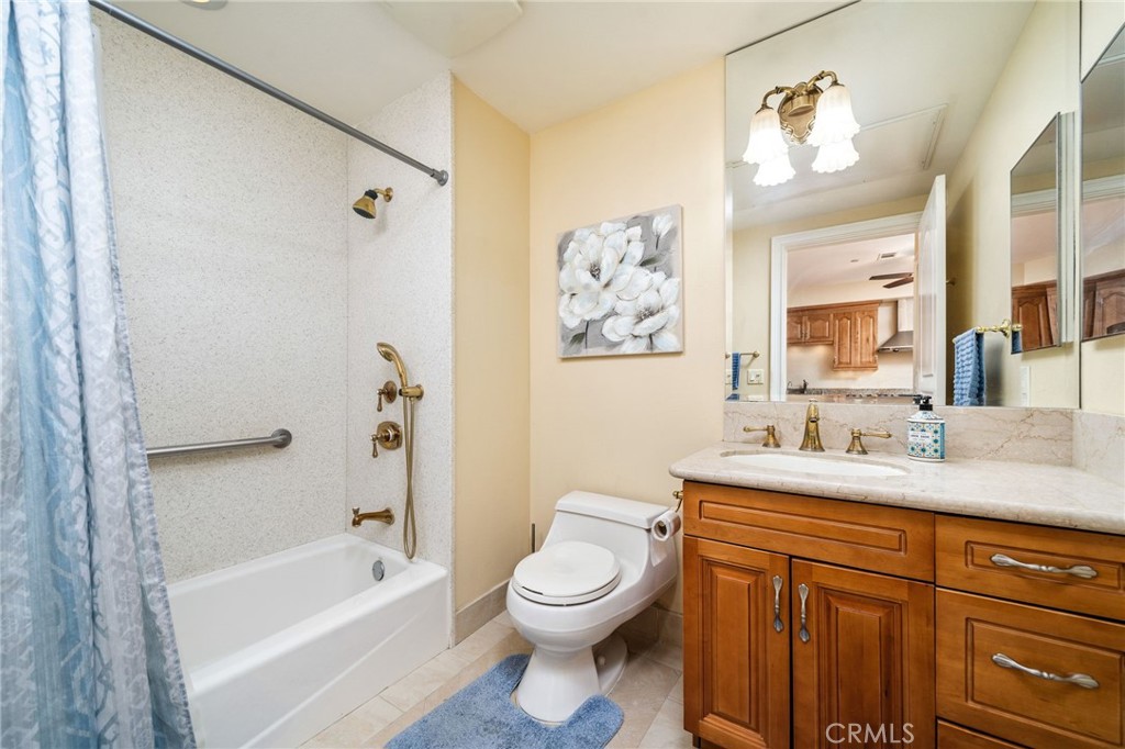 13798 Roswell A278 Property Photo 4