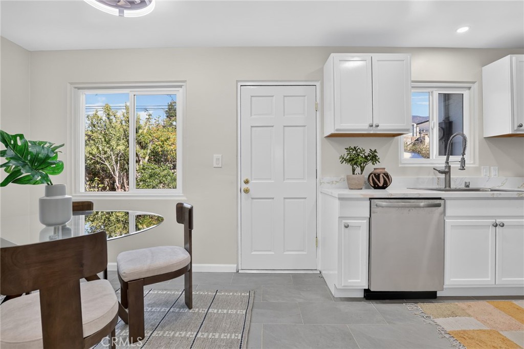 1535 3rd Property Photo 9