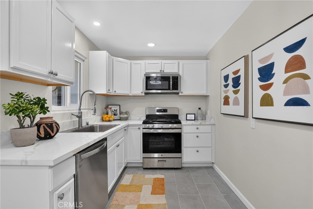 1535 3rd Property Photo 13