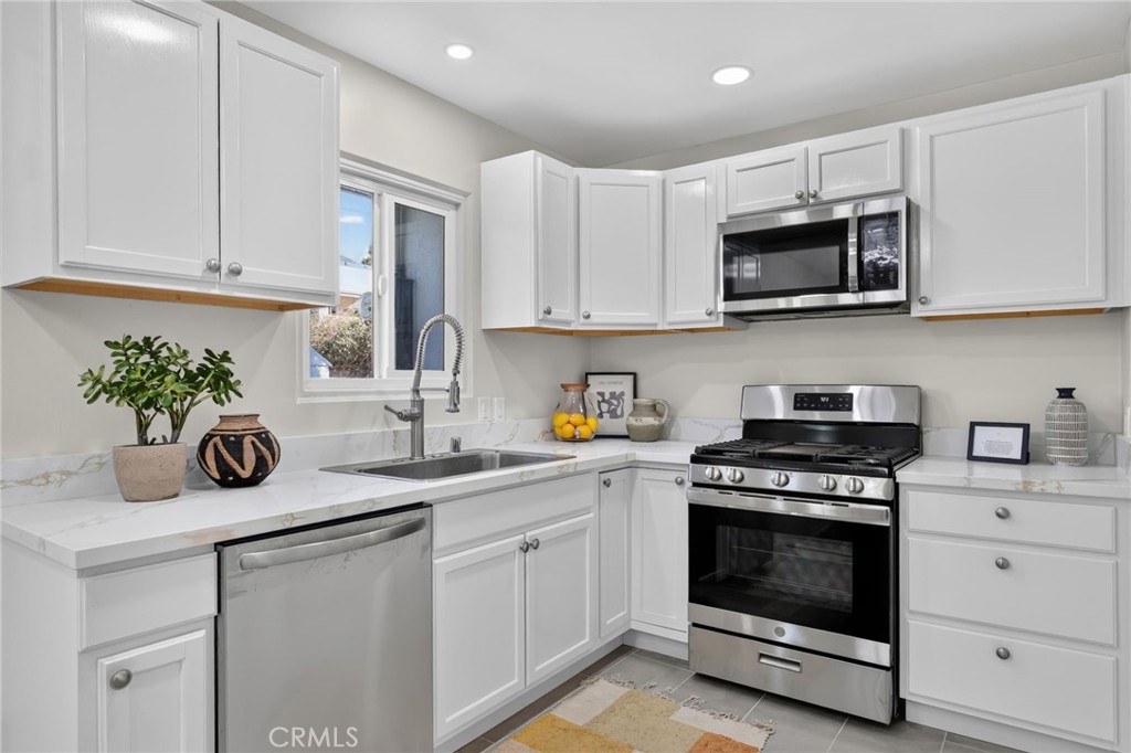 1535 3rd Property Photo 14