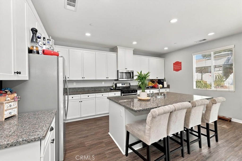 26994 Claystone Property Photo 10