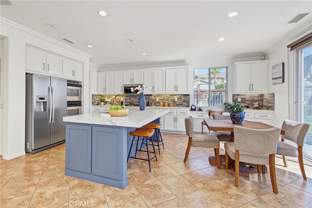 5967 Sandown Place Property Photo 11