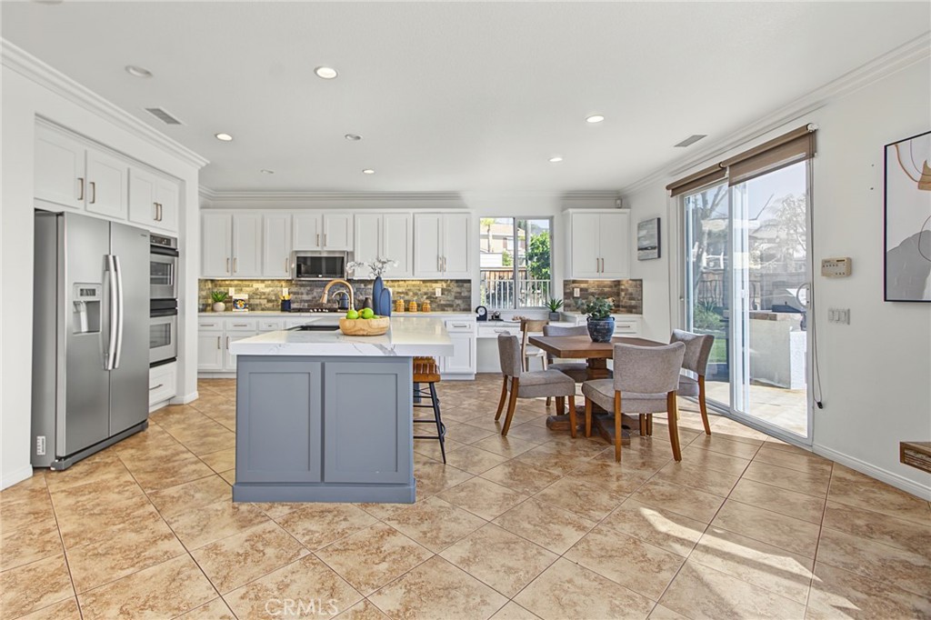 5967 Sandown Place Property Photo 12