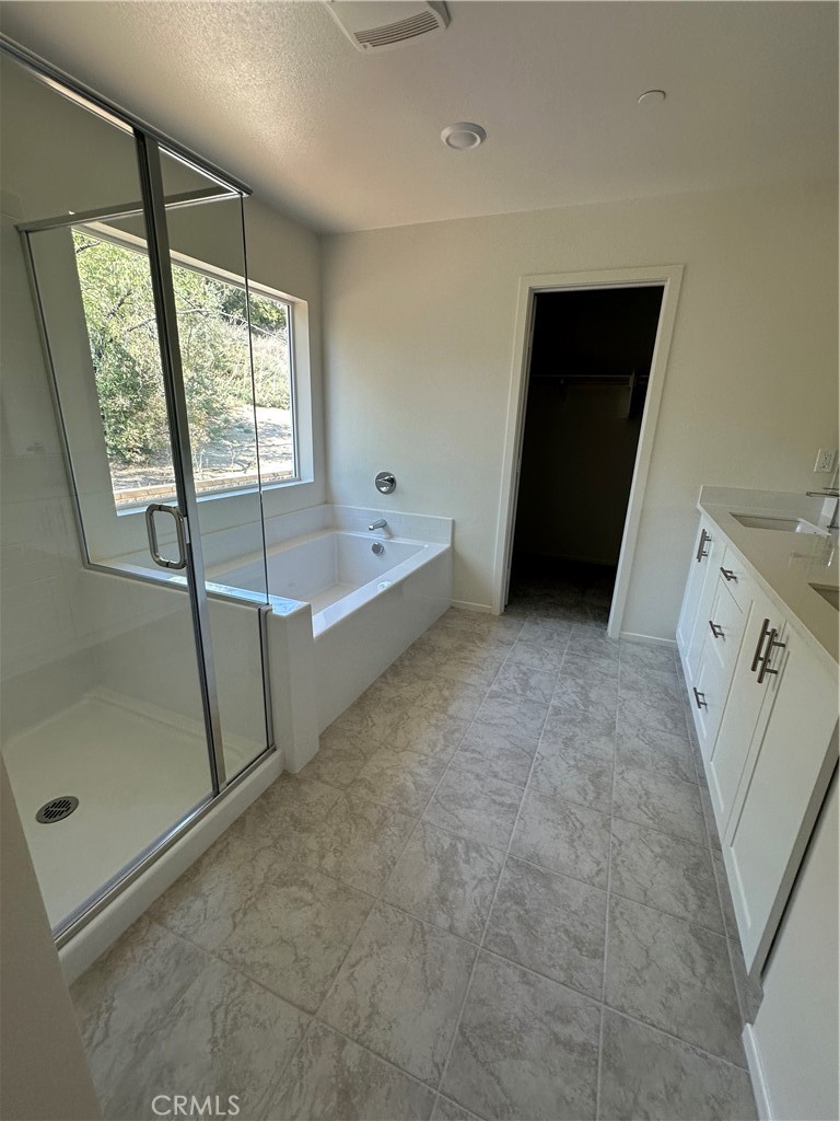 13413 Limestone Drive Property Photo 4