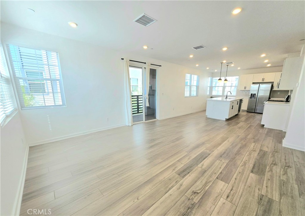 2451 E Hyde Paseo Property Photo 2
