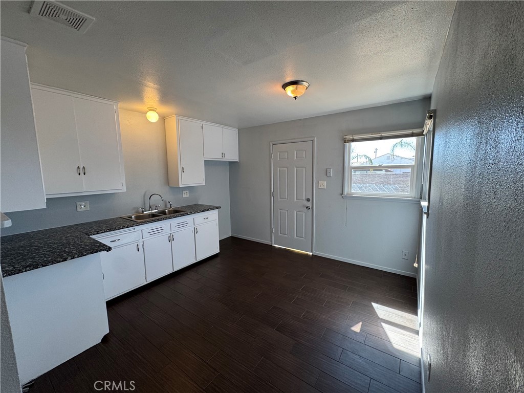 25531 18th Property Photo 6