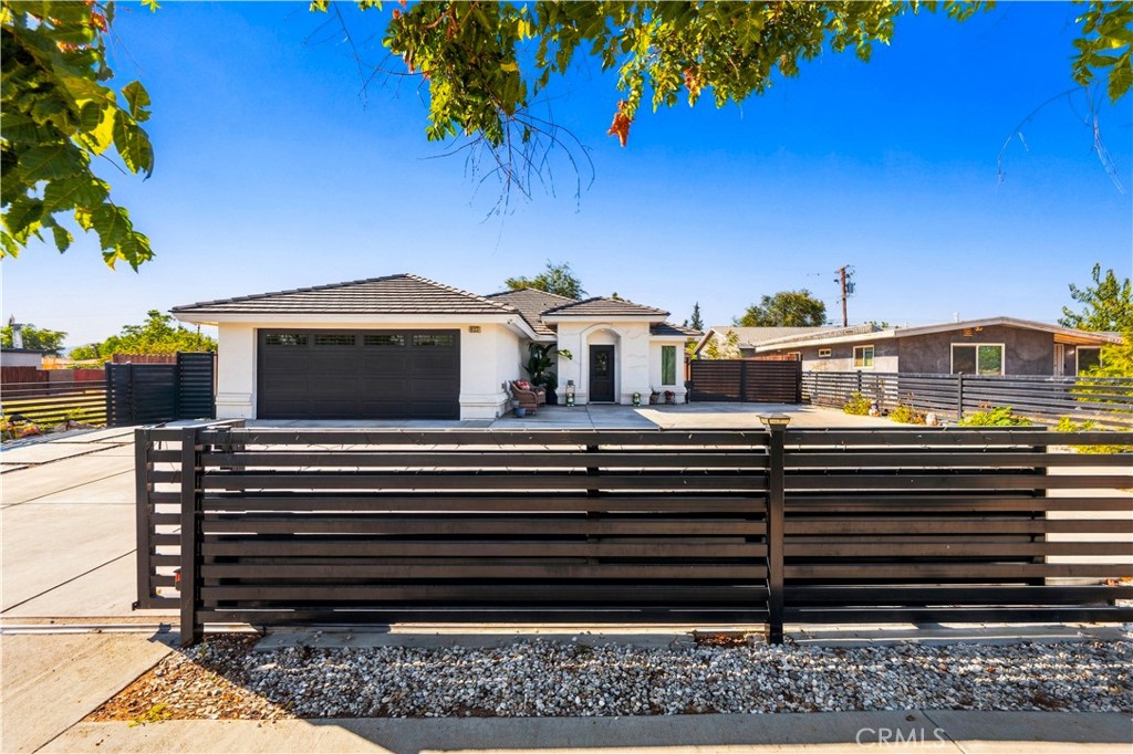 16237 Smoke Tree Property Photo 1