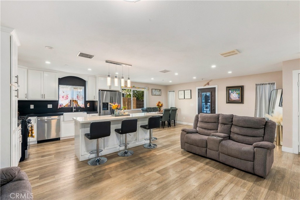 16237 Smoke Tree Property Photo 5