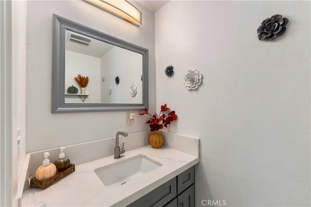 16237 Smoke Tree Property Photo 8