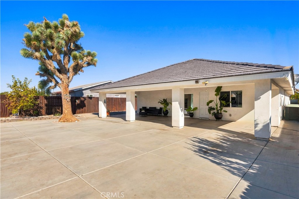 16237 Smoke Tree Property Photo 16