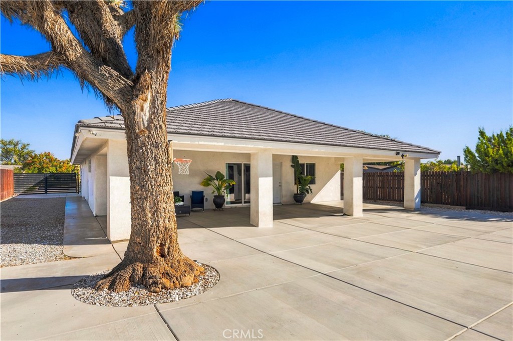16237 Smoke Tree Property Photo 17