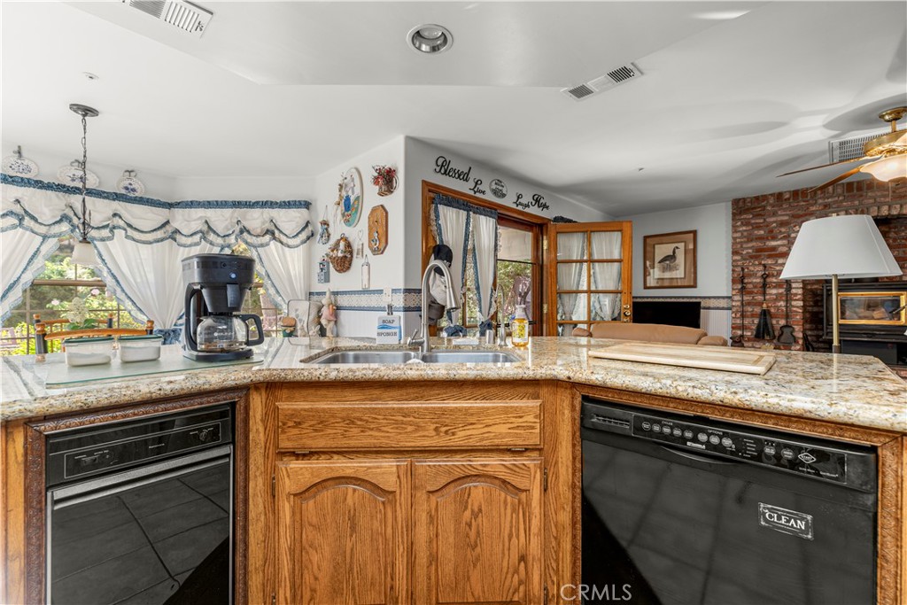 14285 Club View Drive Property Photo 10