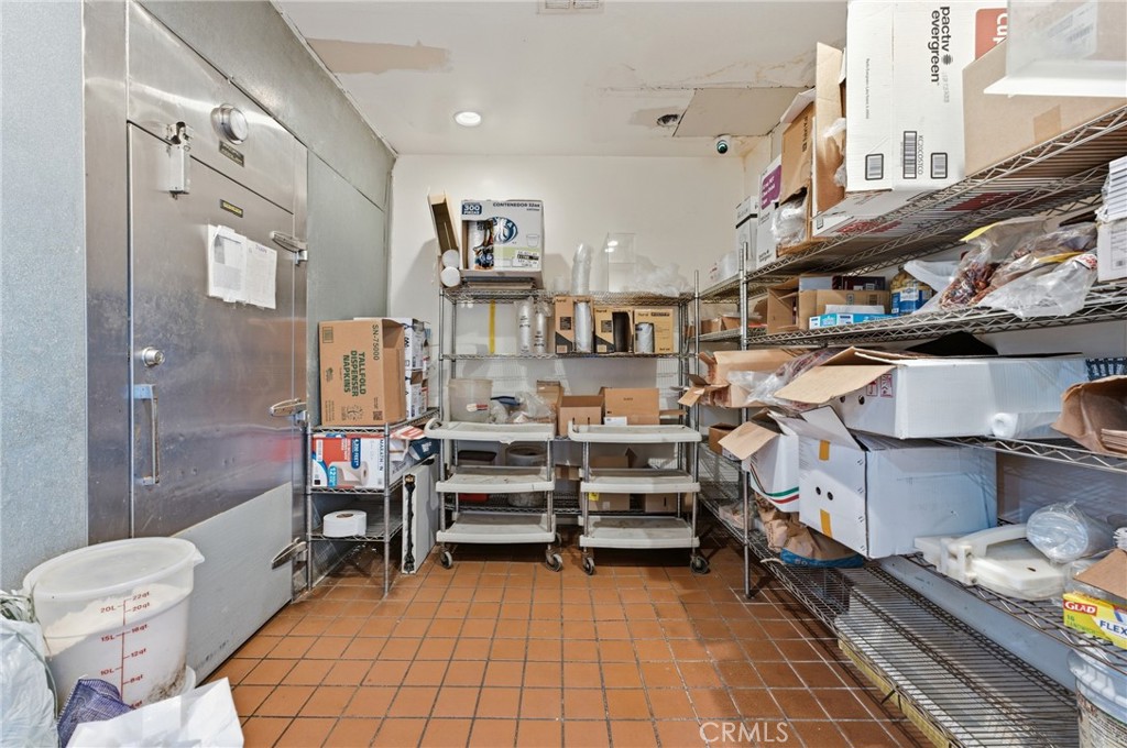 6072 Etiwanda Avenue Property Photo 14