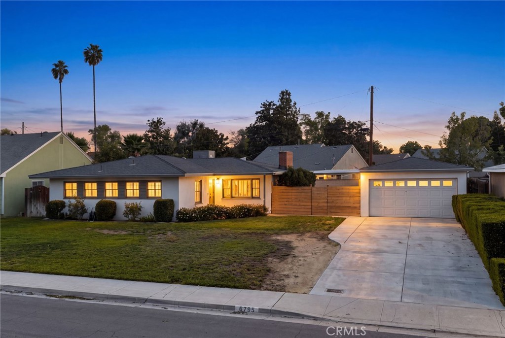6795 De Anza Property Photo 1