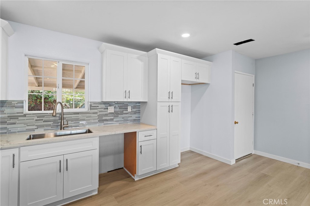 7877 Kempster Property Photo 11