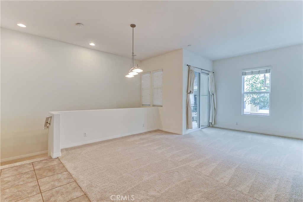 706 W First Street Property Photo 6