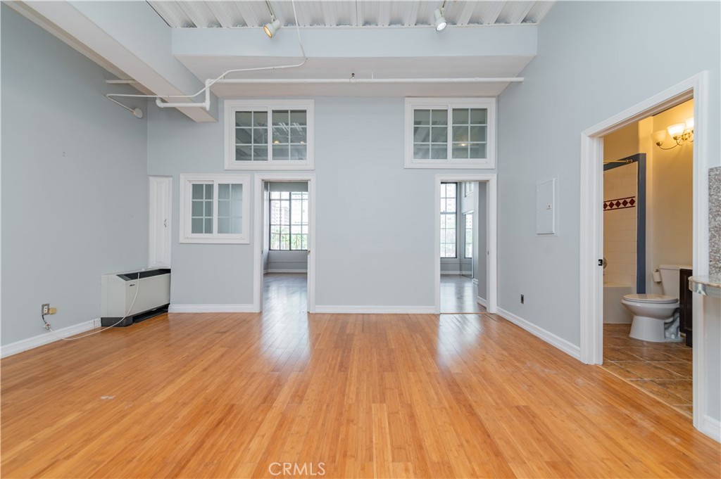 312 W 5th Street 304 Property Photo 6