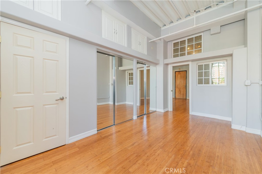 312 W 5th Street 304 Property Photo 11