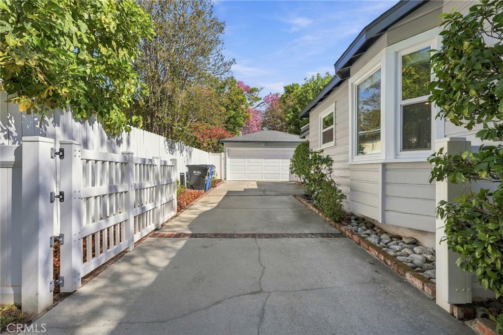 212 N Canyon Boulevard Property Photo 5