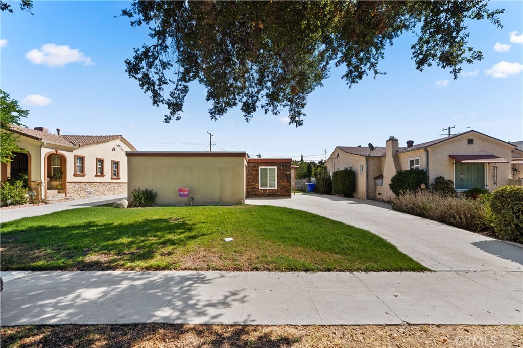 2925 N Sierra Way Property Photo 3