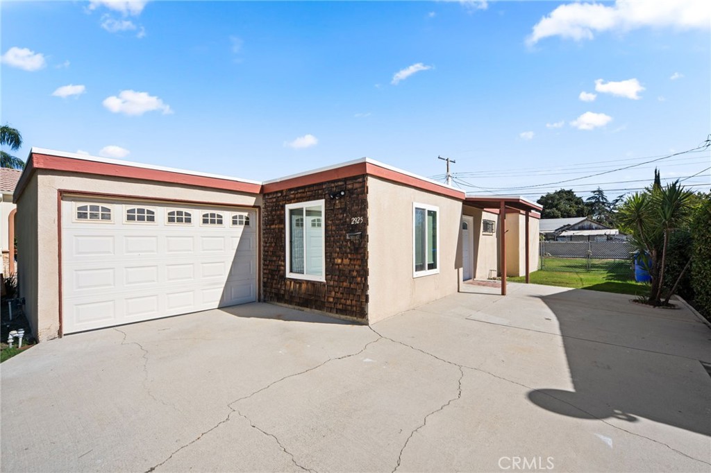 2925 N Sierra Way Property Photo 5