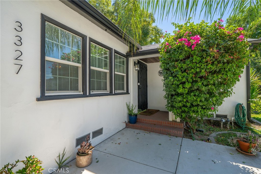 3327 N Crescent Property Photo 5