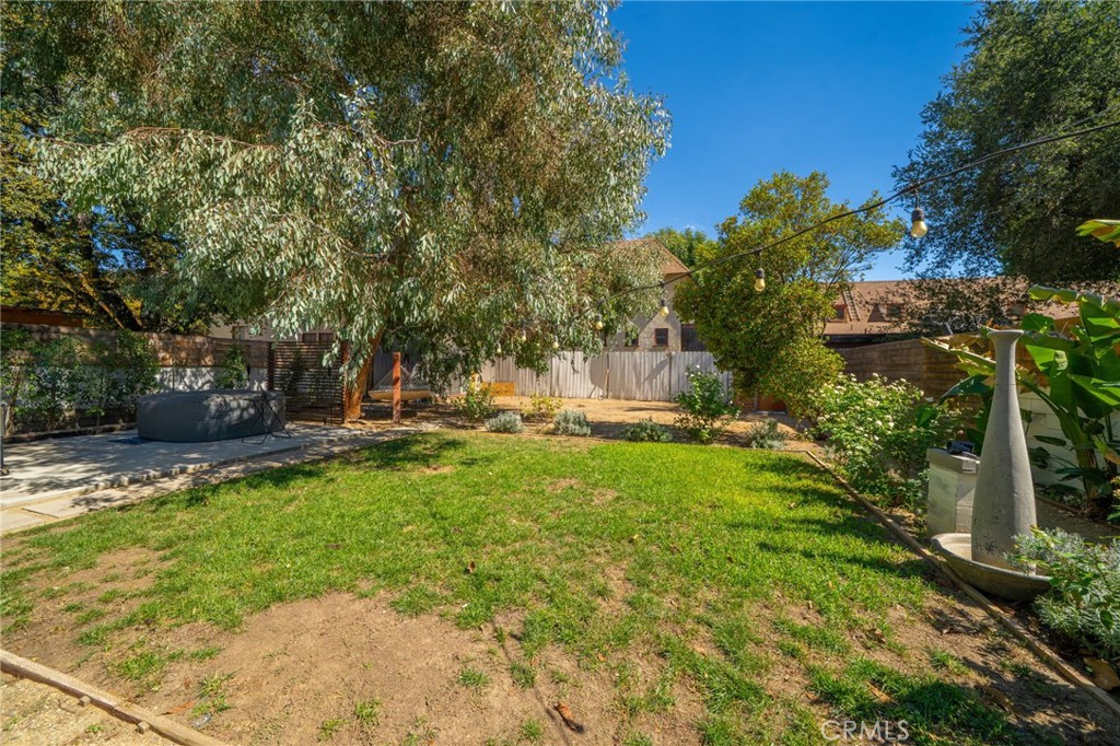 3327 N Crescent Property Photo 39