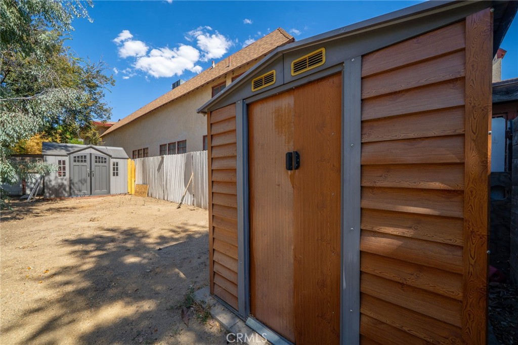 3327 N Crescent Property Photo 43