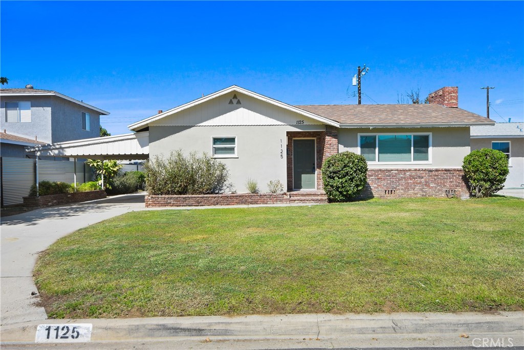 1125 E Thackery Property Photo 1