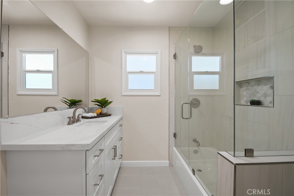 1125 E Thackery Property Photo 16