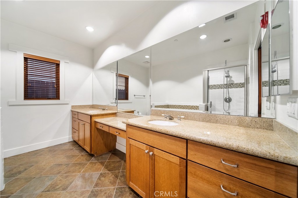 136 N Vermont Property Photo 23