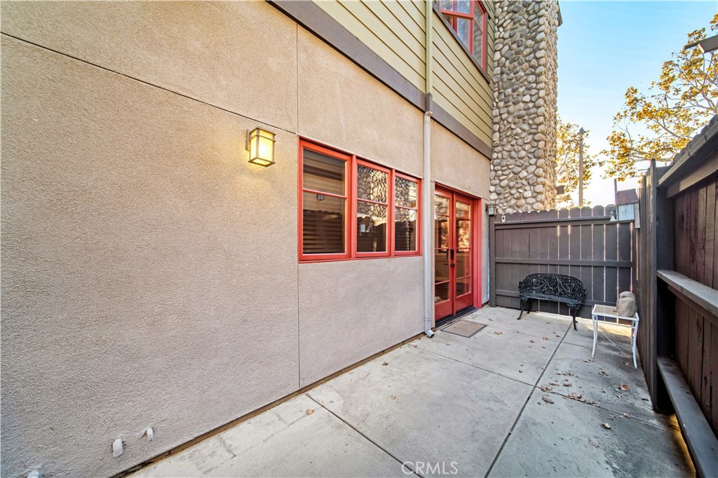 136 N Vermont Property Photo 35