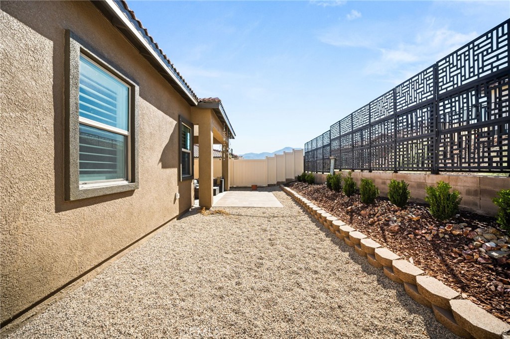 23793 Highvale Property Photo 29