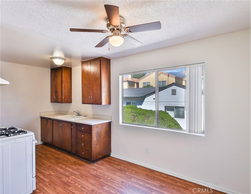 1817 E 2nd Street Property Photo 57