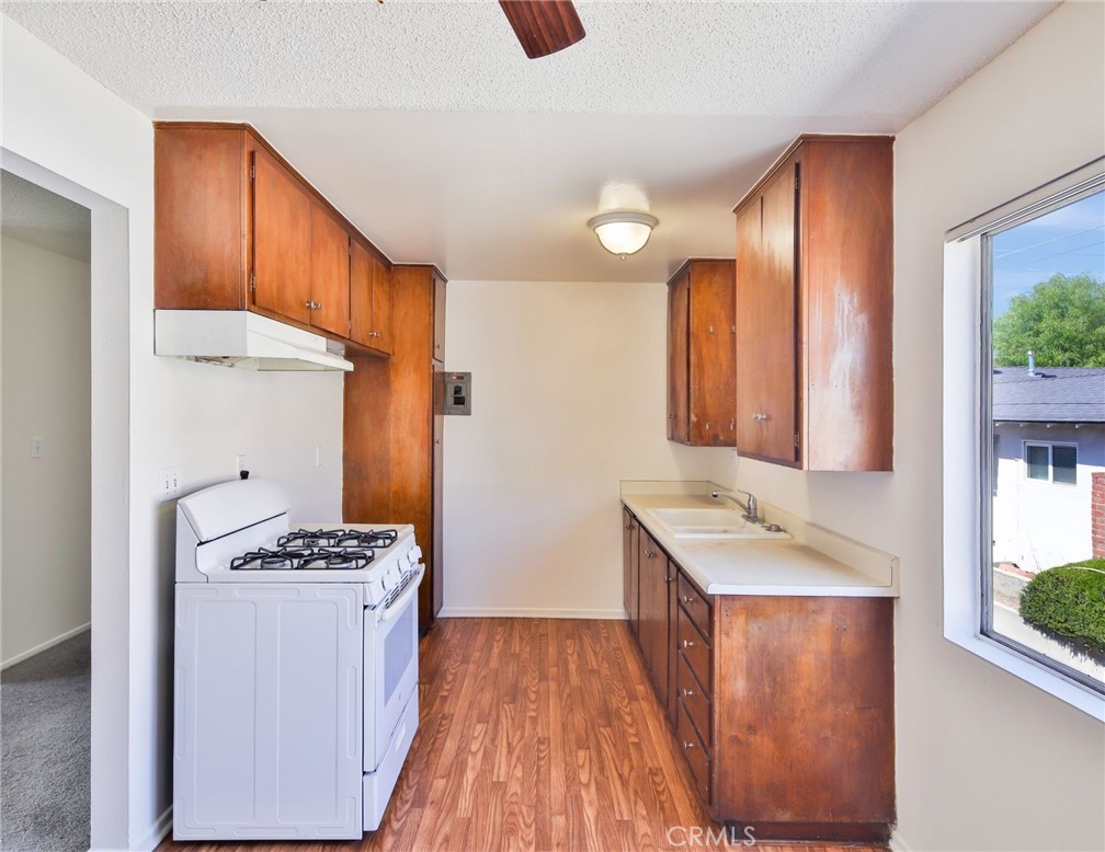 1817 E 2nd Street Property Photo 58