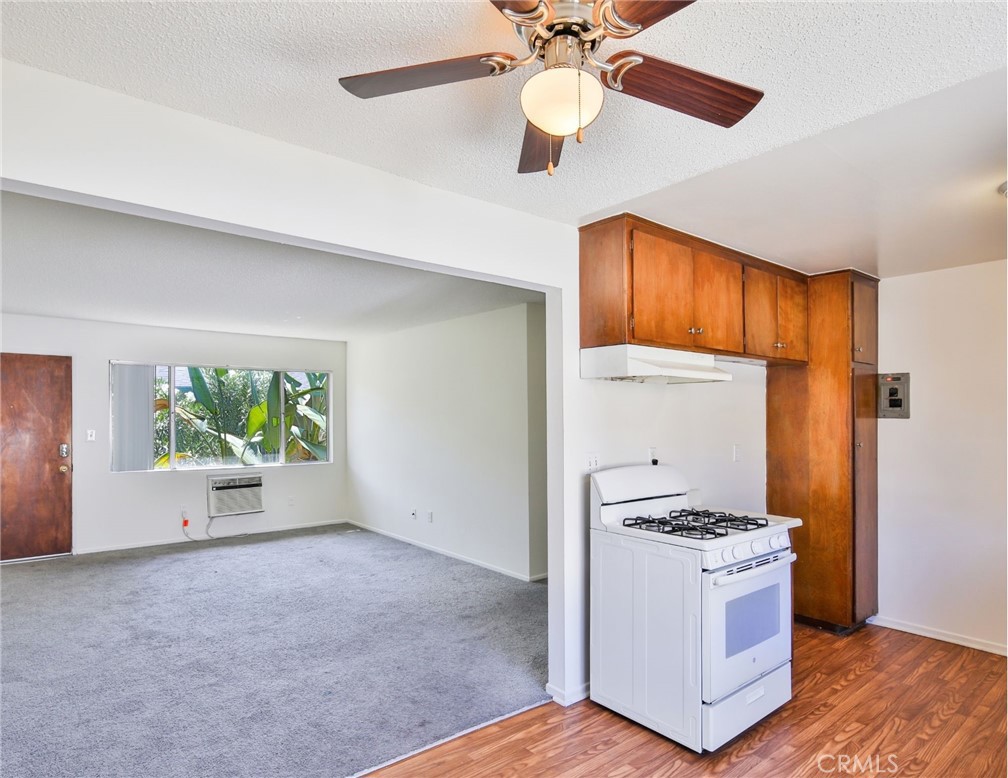 1817 E 2nd Street Property Photo 59