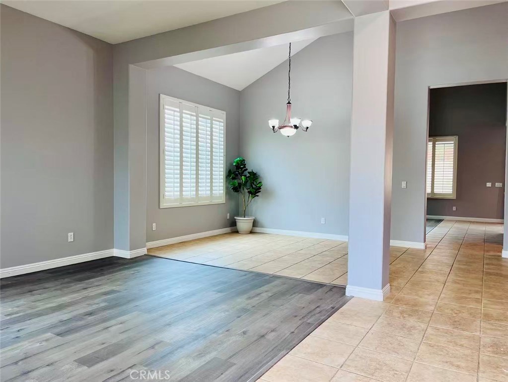 12758 Royal Palm Ln Property Photo 5