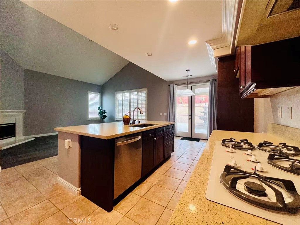 12758 Royal Palm Ln Property Photo 8