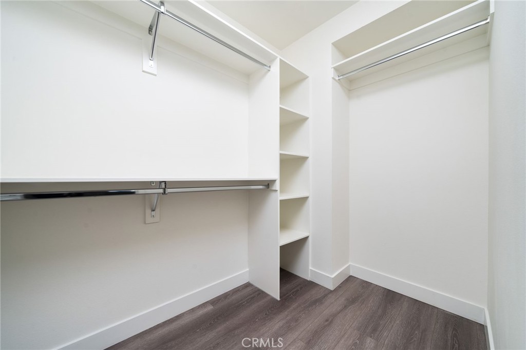 6829 N Haskell Avenue Property Photo 24