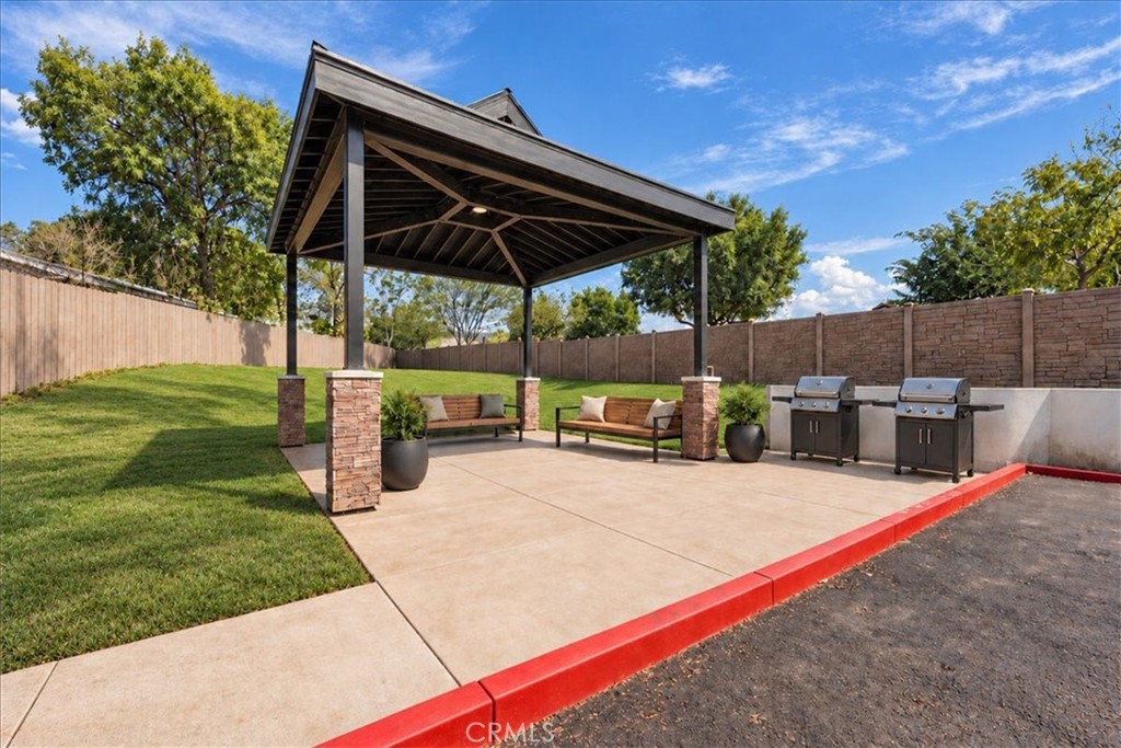 12255 3rd Property Photo 4