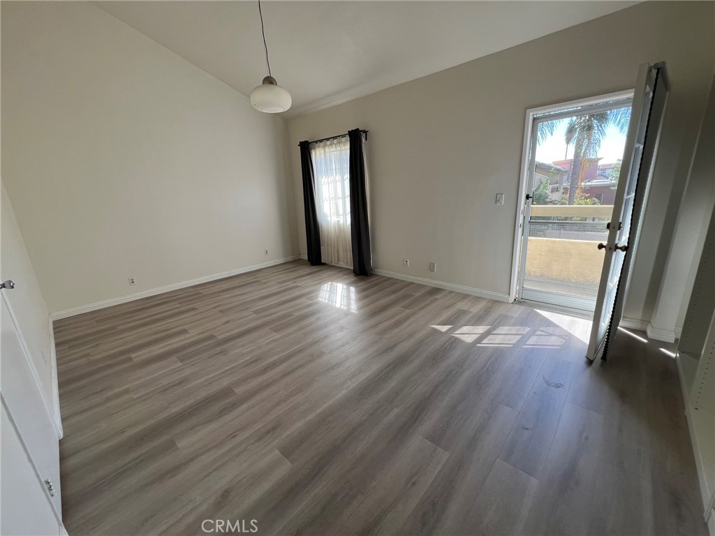 181 W La Verne Avenue 11 Property Photo 16