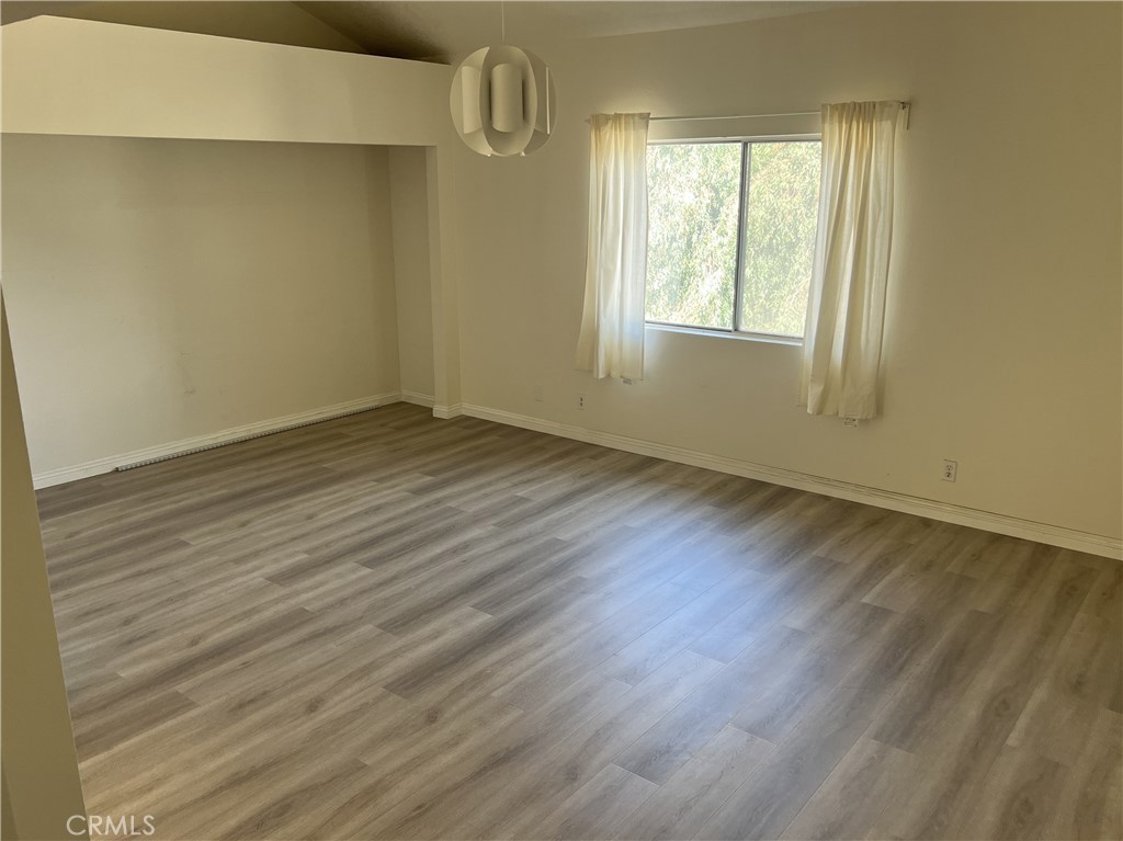 181 W La Verne Avenue 11 Property Photo 21