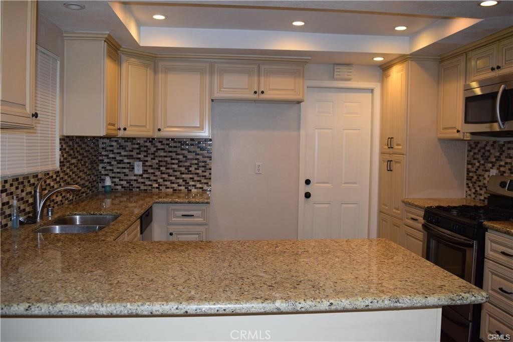 9940 Highland Property Photo 2