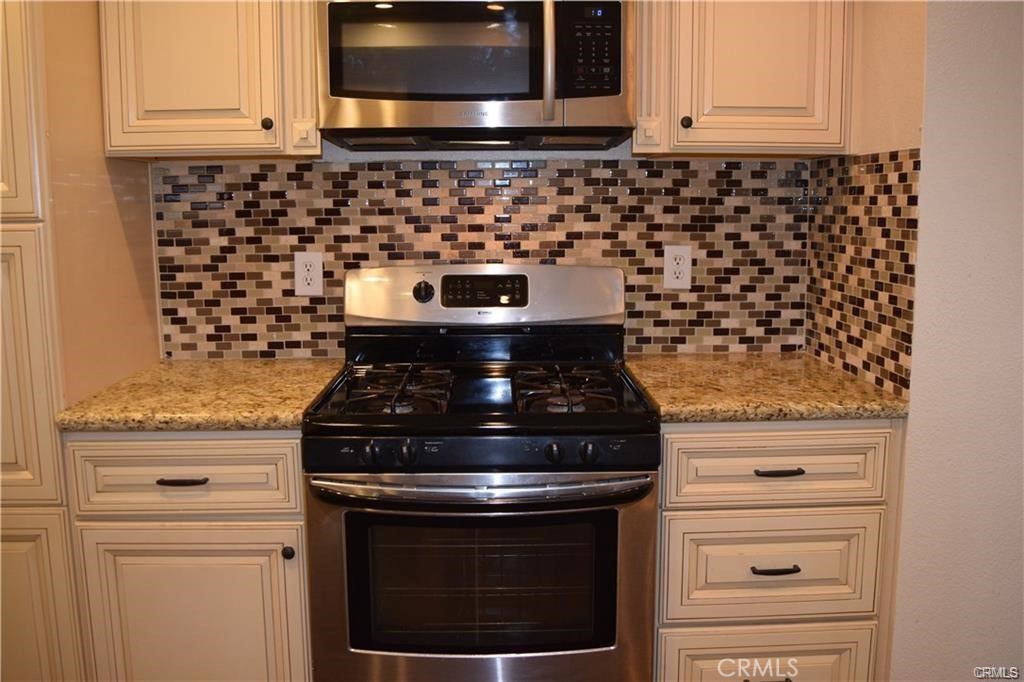 9940 Highland Property Photo 3