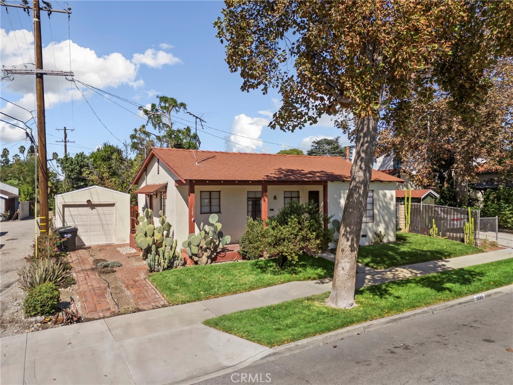 1565 N Palomares Property Photo 1