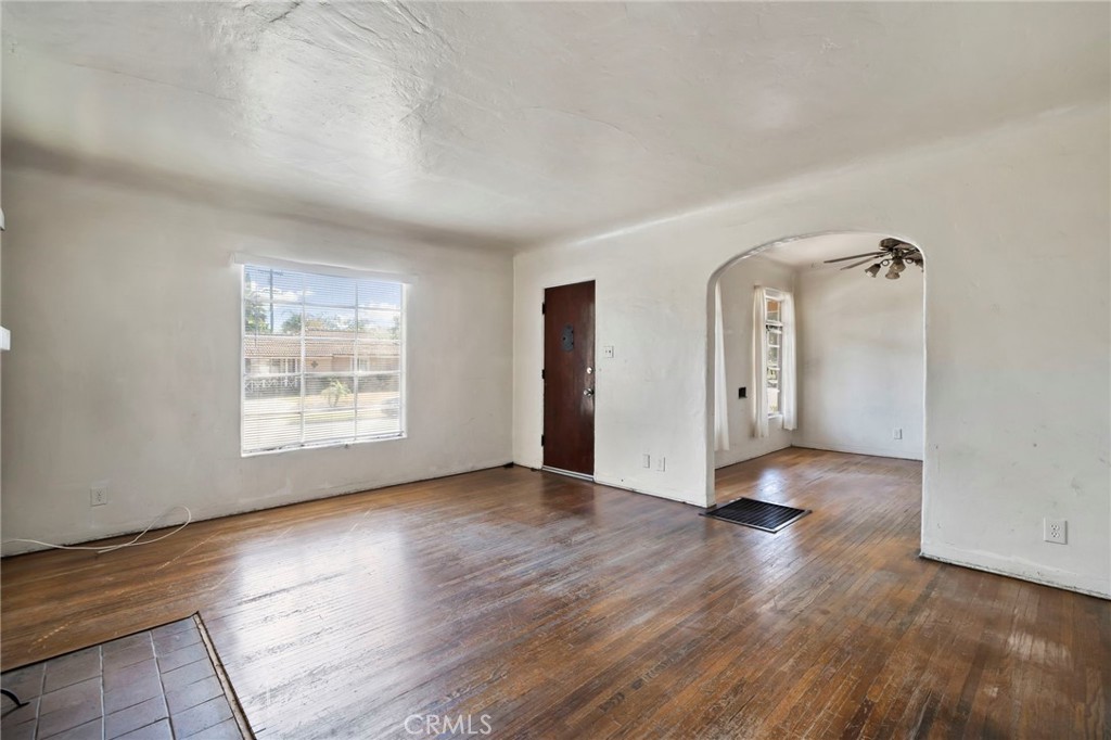 1565 N Palomares Property Photo 8