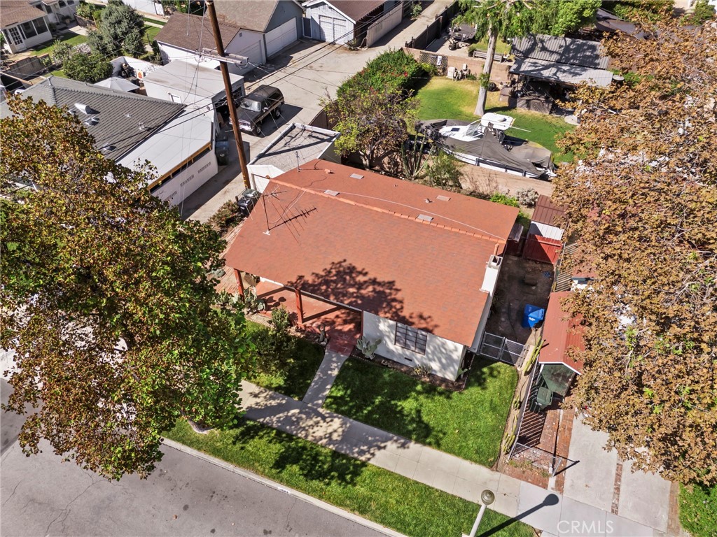 1565 N Palomares Property Photo 25