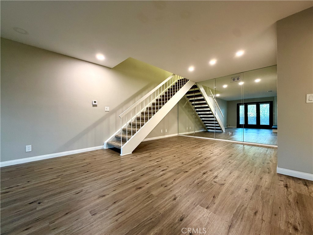 324 W 7th Street Property Photo 2