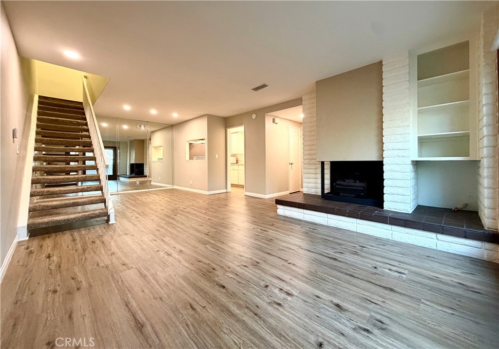 324 W 7th Street Property Photo 3