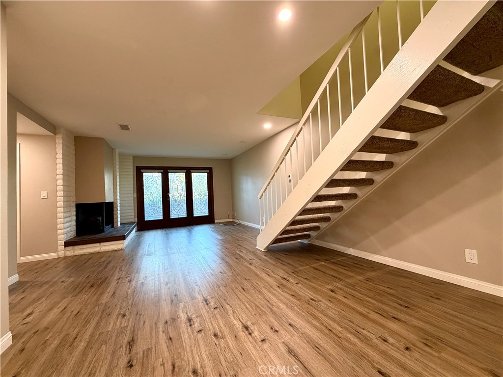 324 W 7th Street Property Photo 4